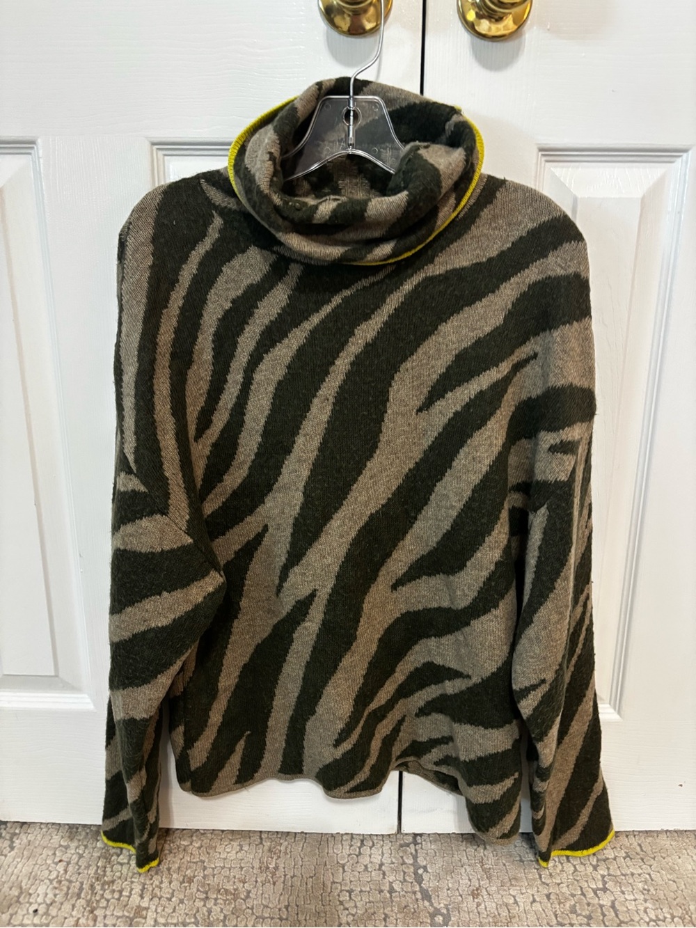 Rag and BoneZebra Stripe Cozy Turtleneck Sweater in Olive & Taupe Womens M